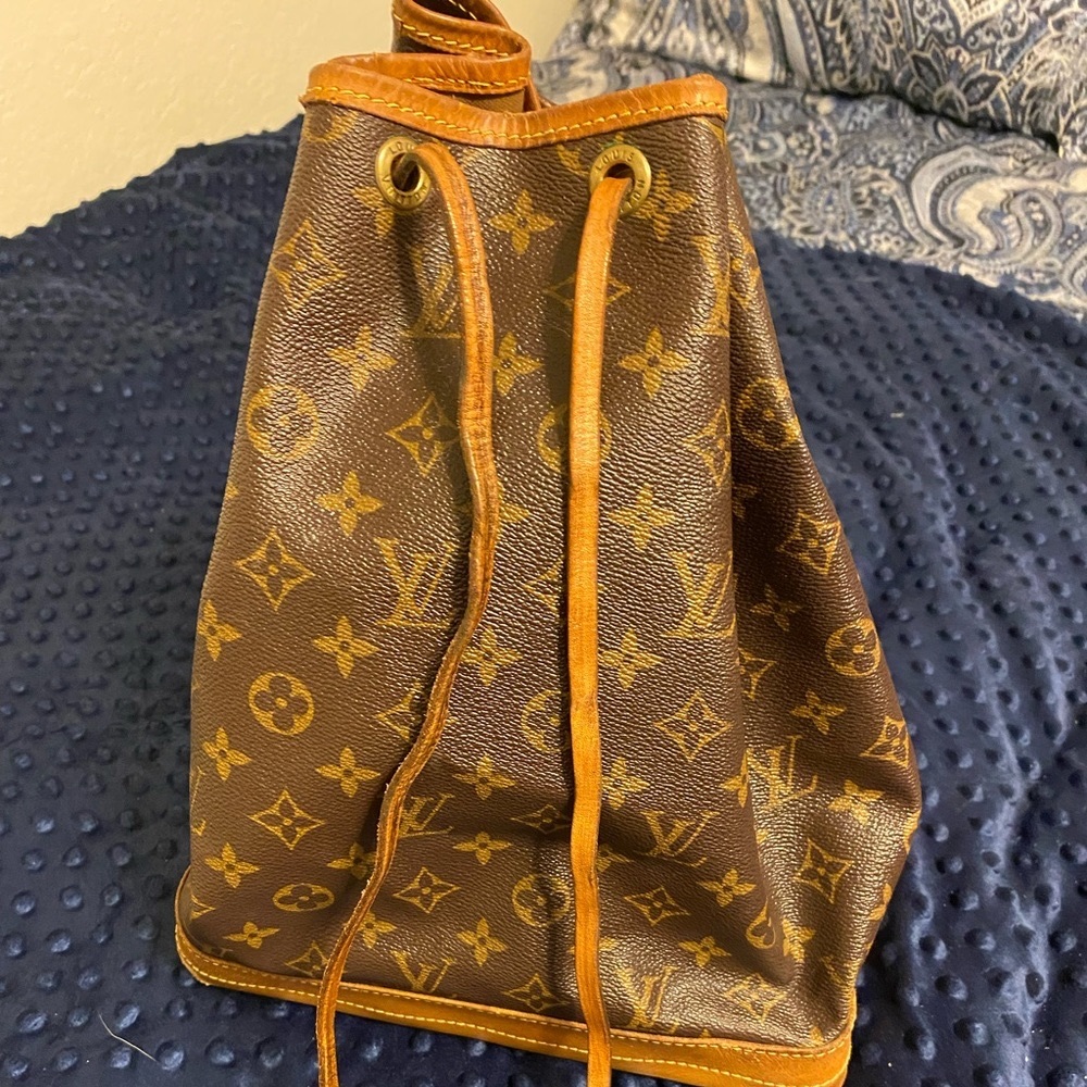 Authentic Louis Vuitton Vintage Monogram Noe GM Samaur 30
